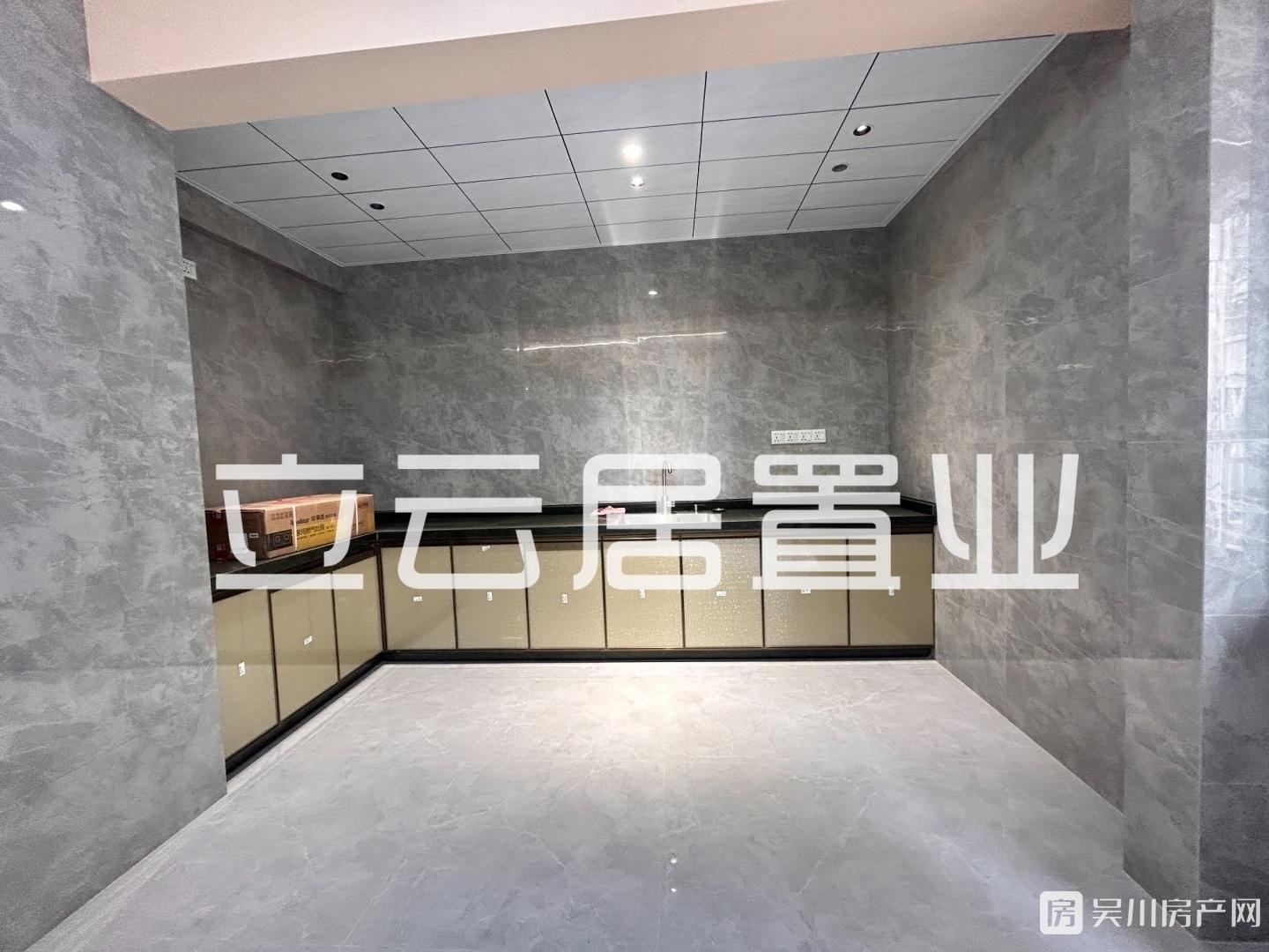 海逸半島180方4室2廳2衛(wèi)2000元/月