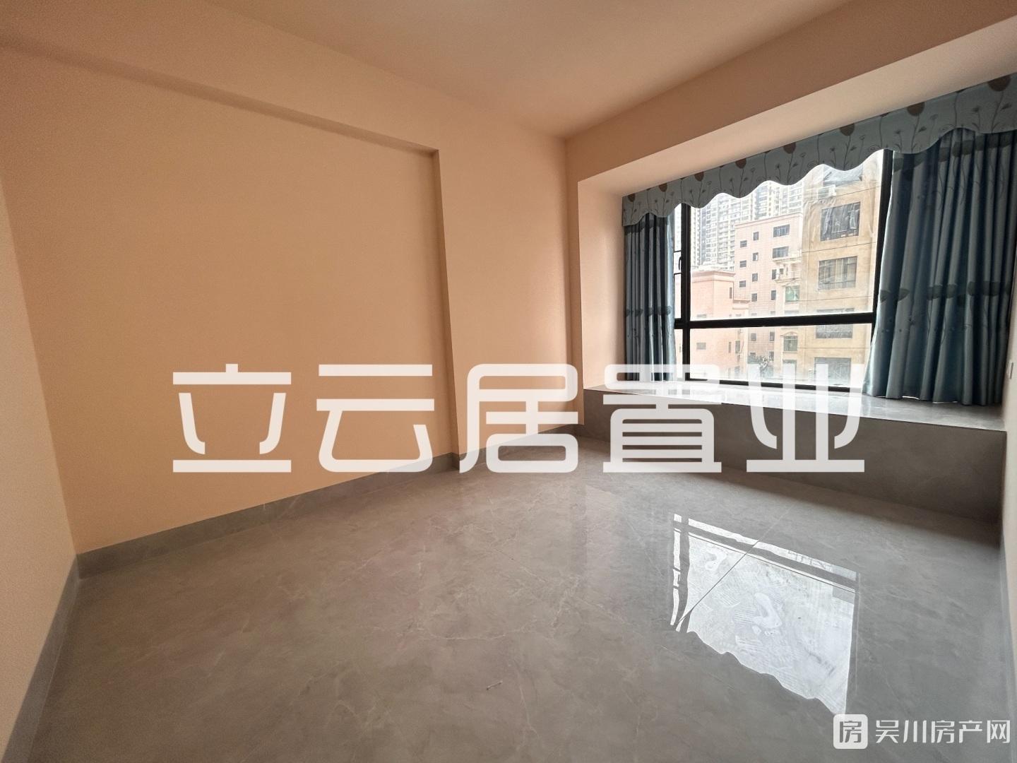 海逸半島180方4室2廳2衛(wèi)2000元/月