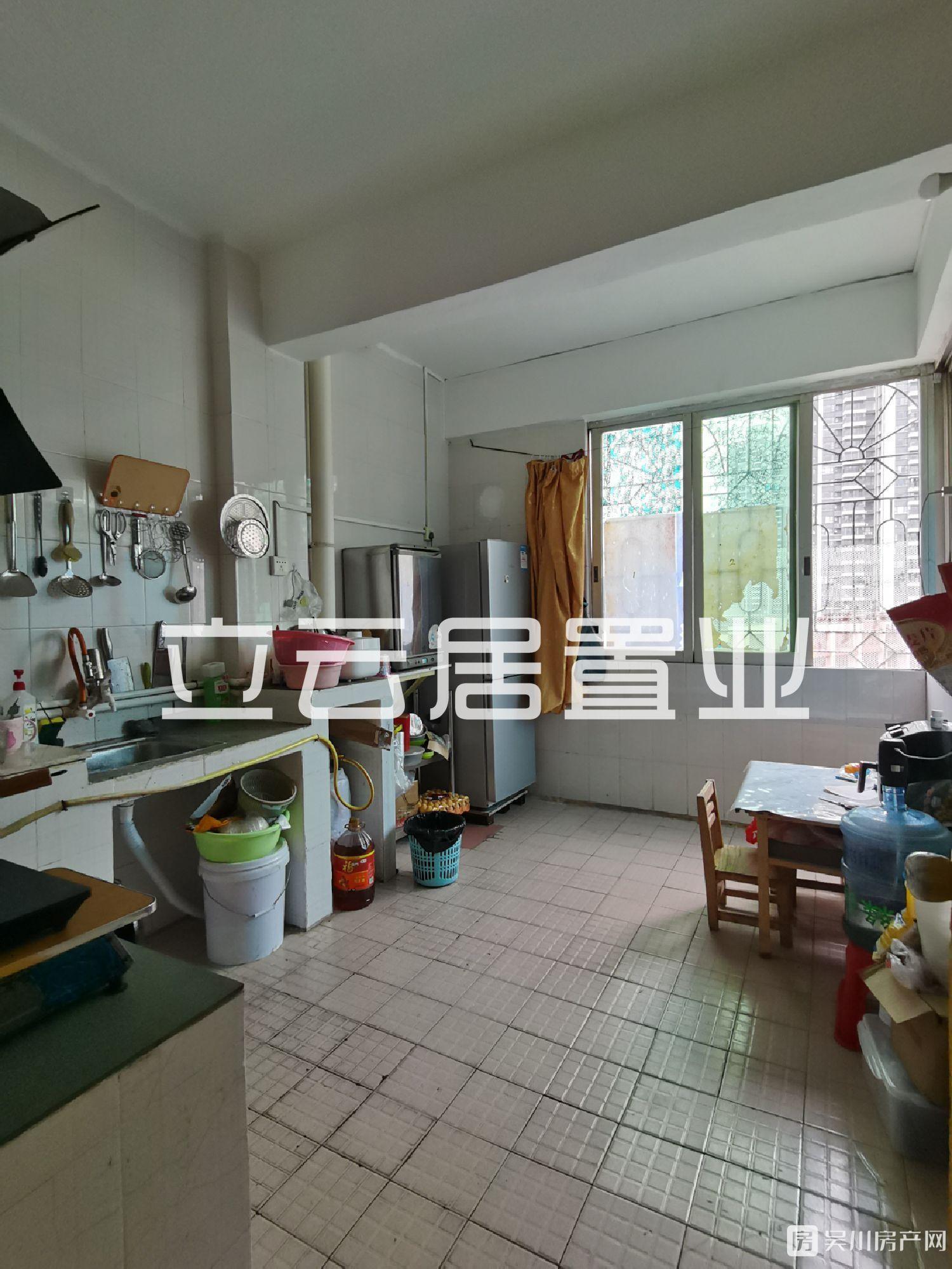 出售郵電小區(qū)3房，可入讀清源小學(xué)，證件齊全