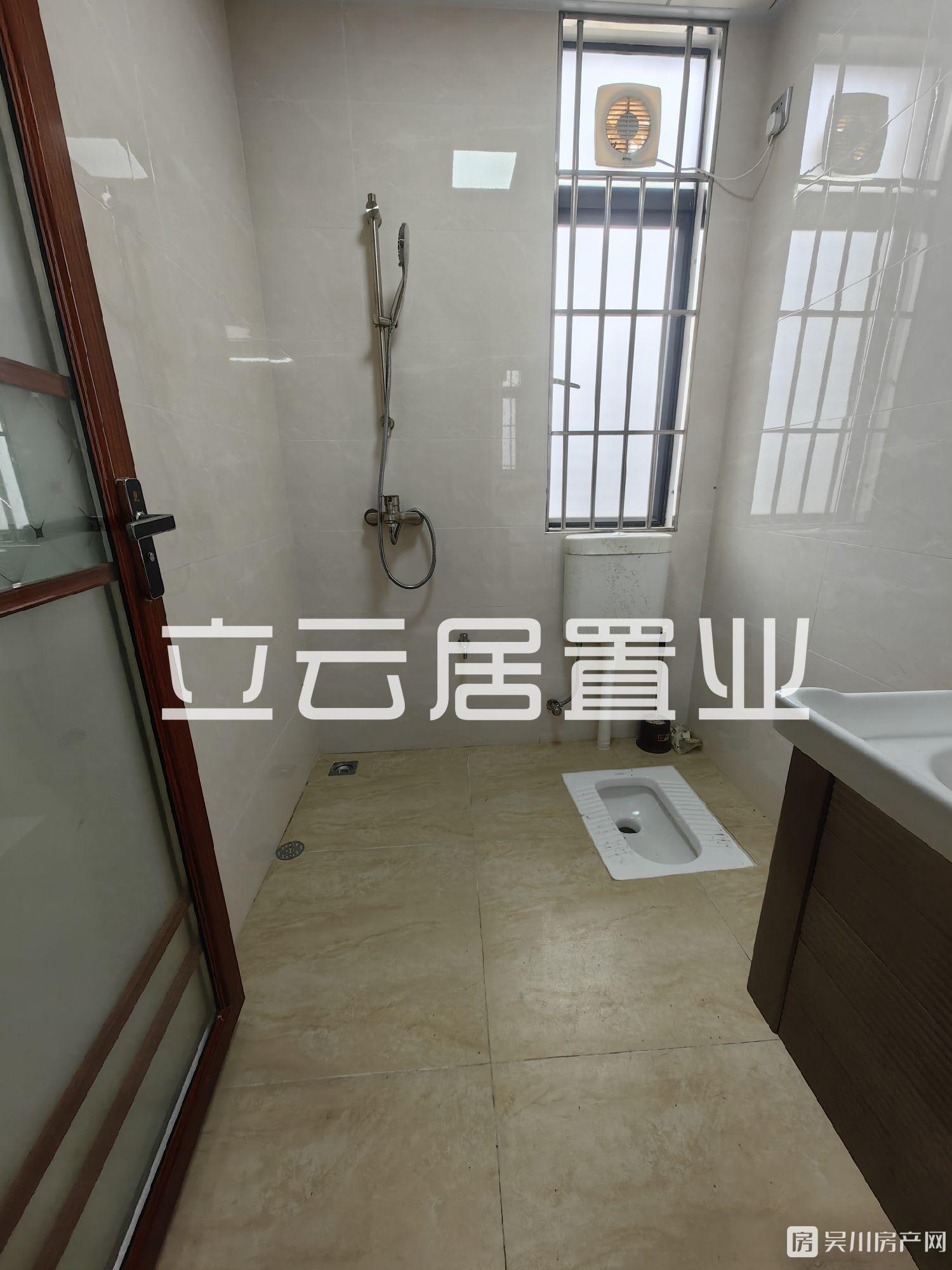 出租裕達華庭1室1廳1衛(wèi)44平米800元/月住宅