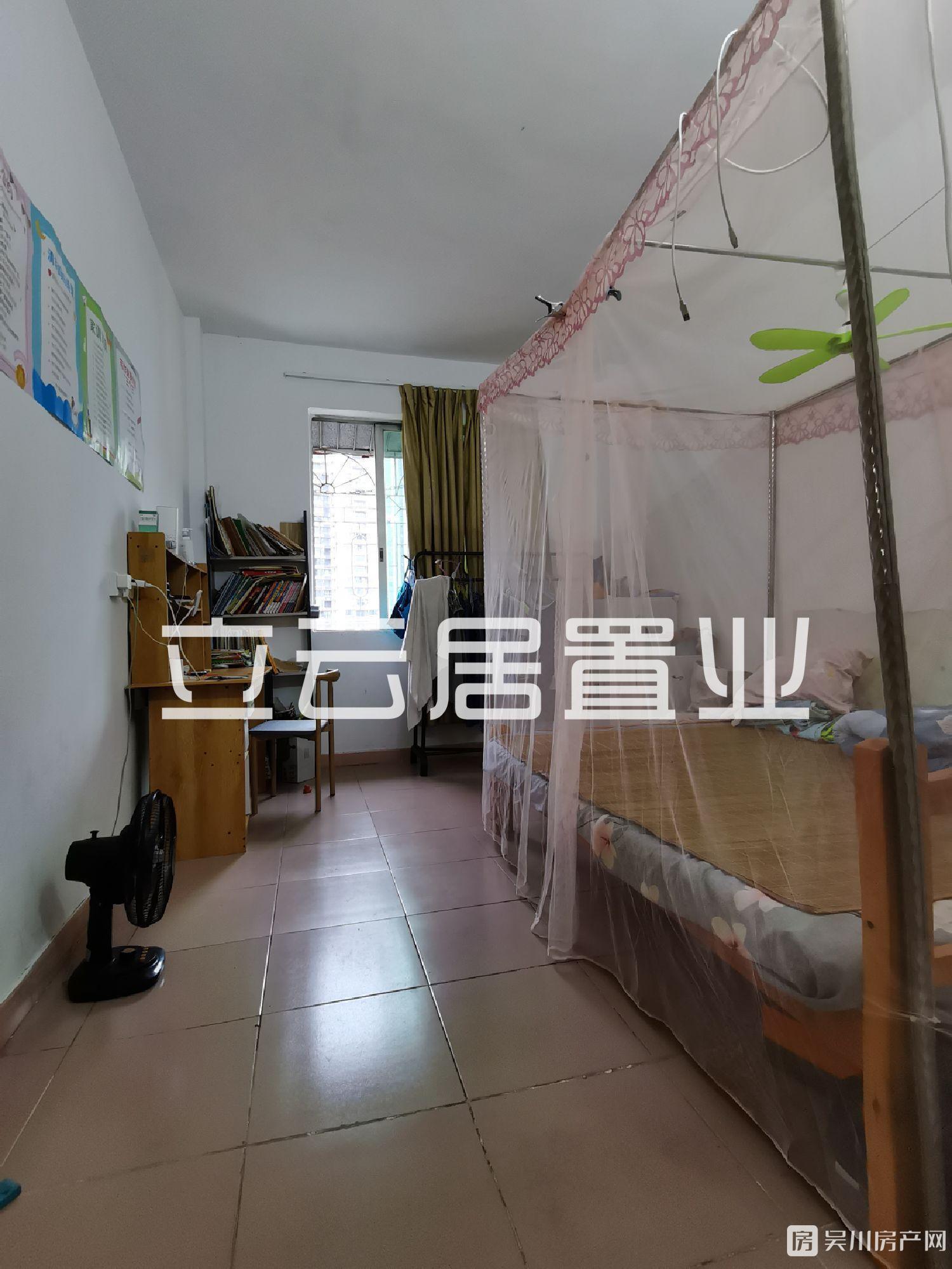 出售郵電小區(qū)3房，可入讀清源小學(xué)，證件齊全