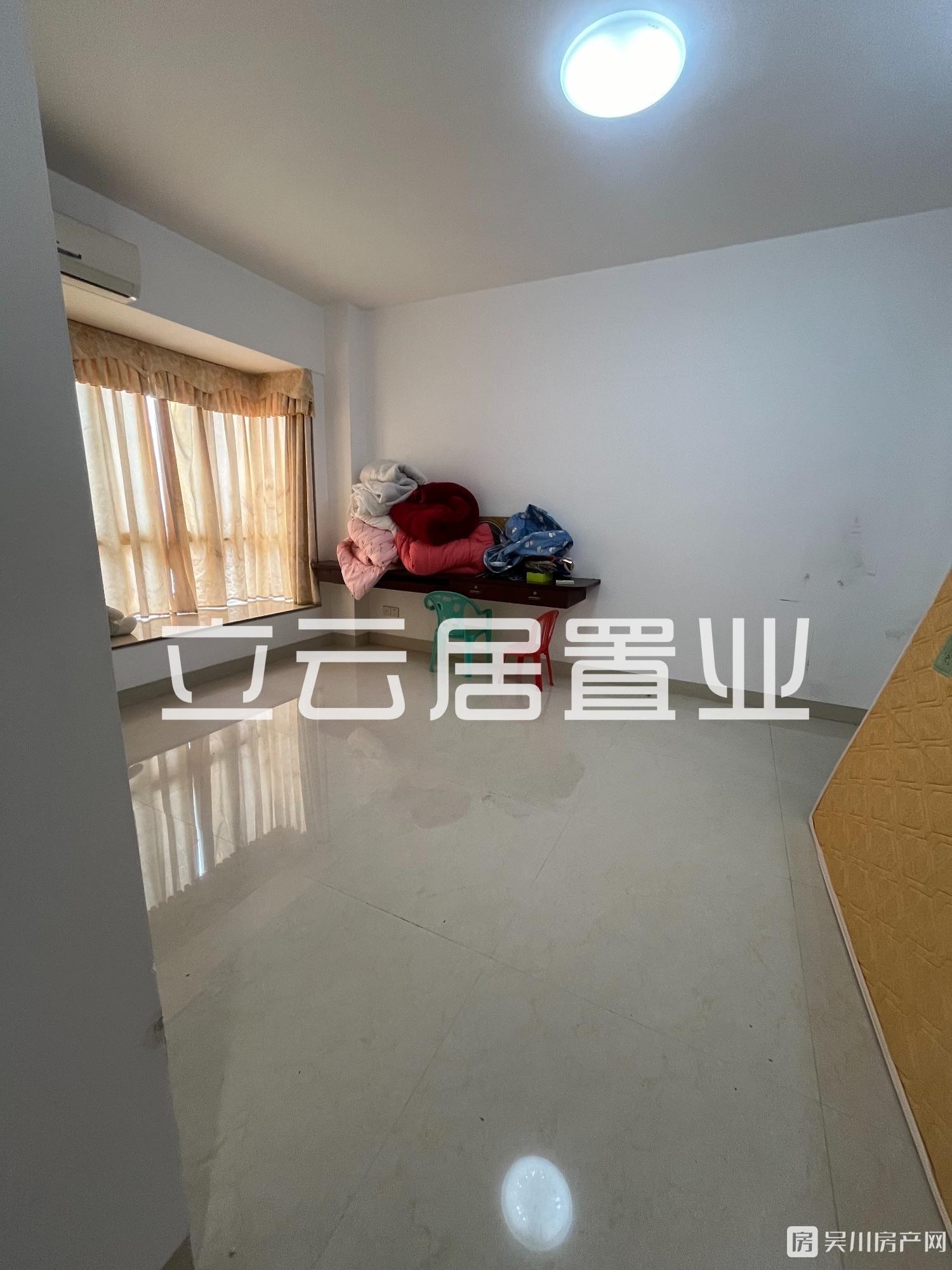 出售金泉廣場4室2廳2衛(wèi)139.6平米67.8萬住宅