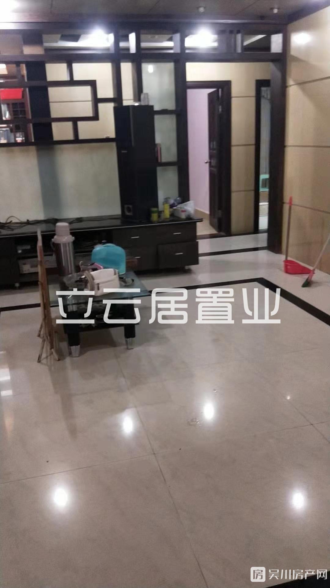 出租幸?；▓@3室2廳2衛(wèi)120平米1100元/月住宅