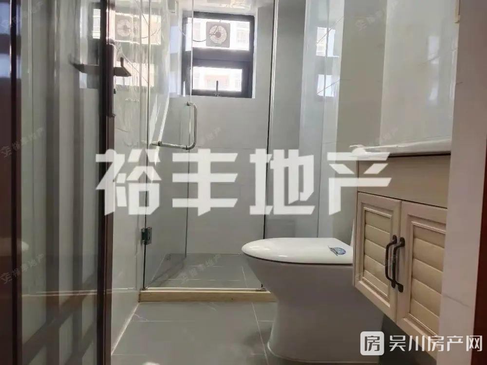 出租海廣 沿江壹號4室2廳2衛(wèi)100平米1600元/月住宅