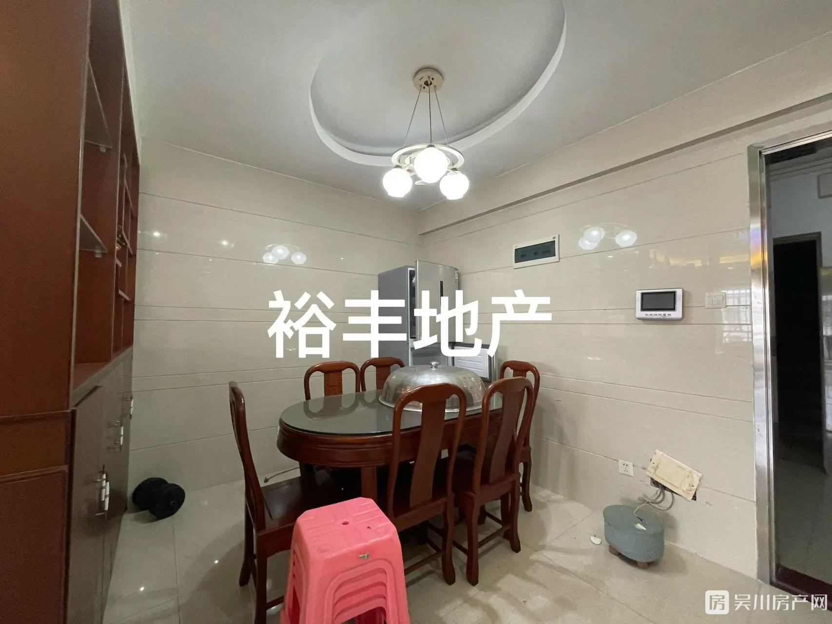 出租天怡居3室2廳2衛(wèi)132平米1200元/月住宅