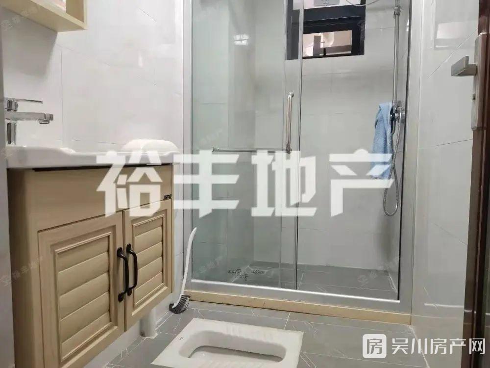 出租海廣 沿江壹號4室2廳2衛(wèi)100平米1600元/月住宅