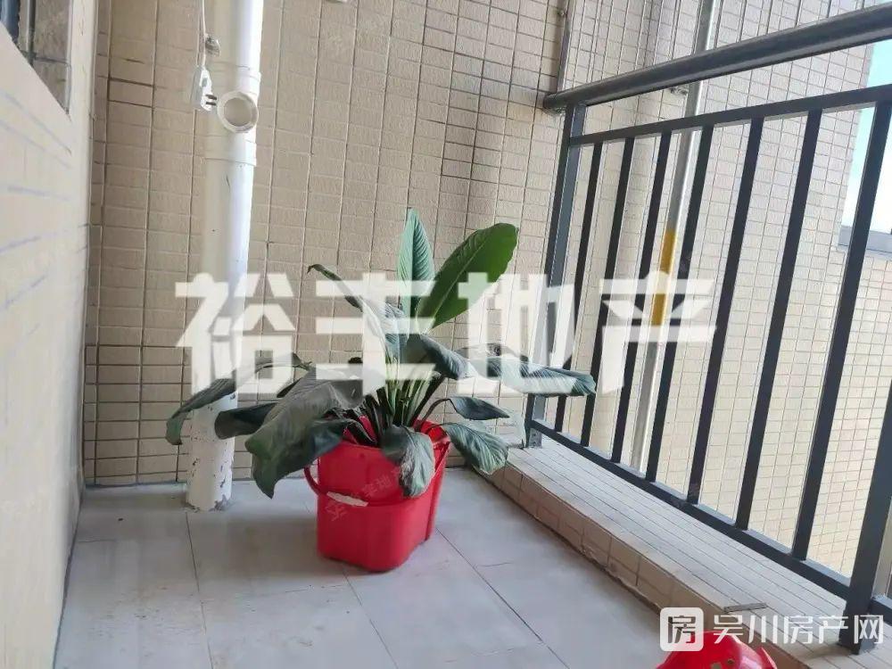 出租海廣 沿江壹號4室2廳2衛(wèi)100平米1600元/月住宅