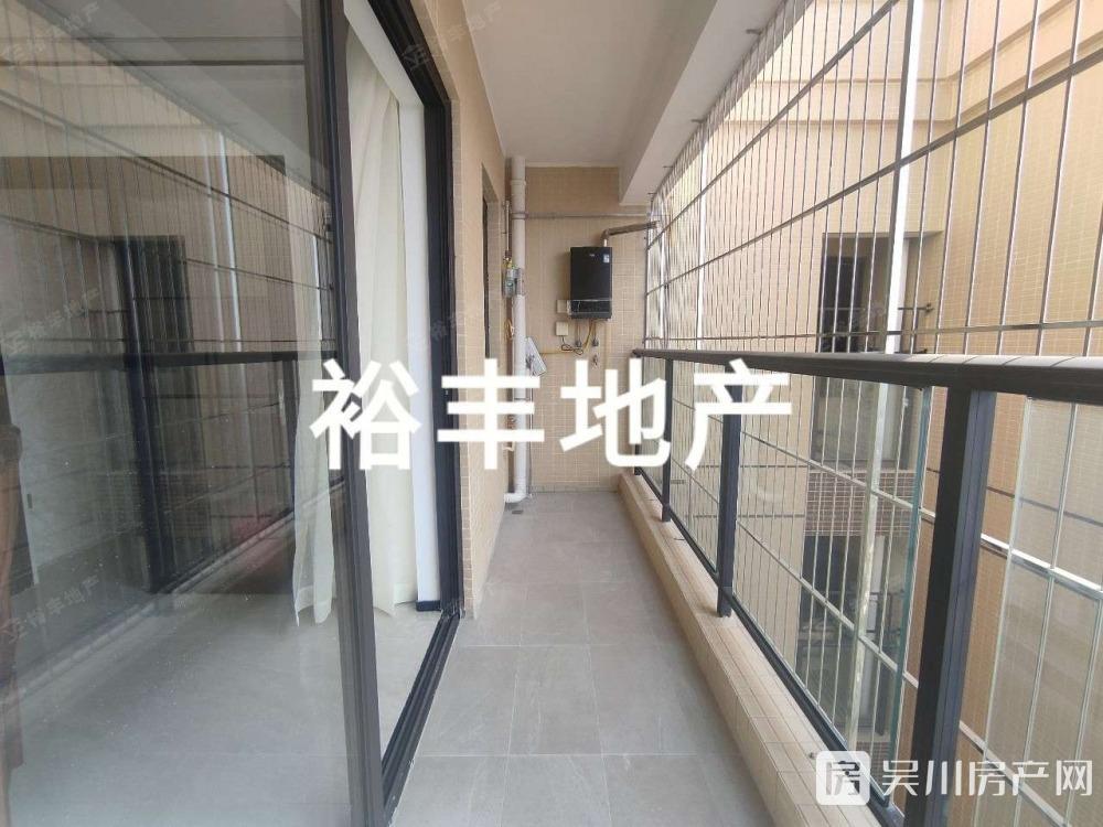 原2000元現(xiàn)降至底1700出租裕達(dá)豪庭4室2廳2衛(wèi)119平米1700元/月住宅