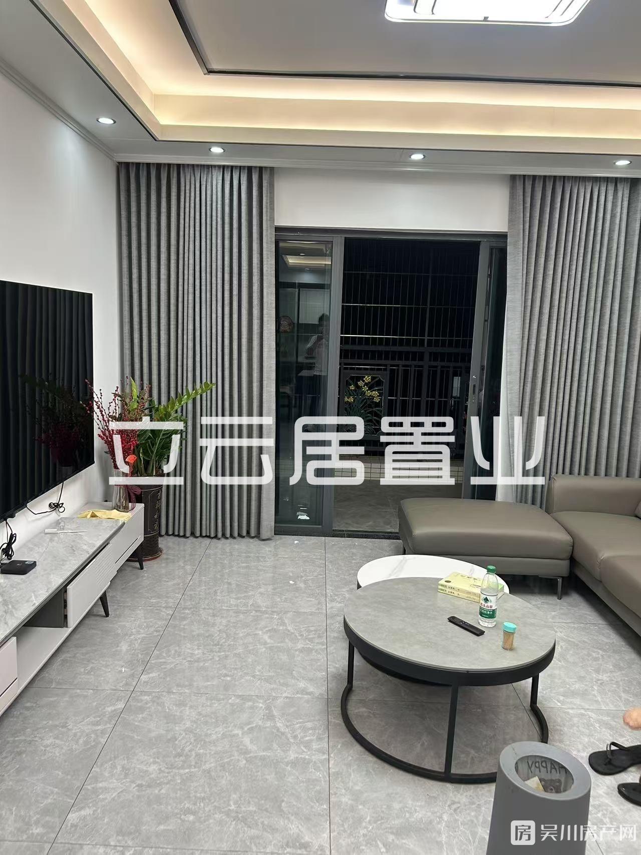 出售金沙廣場(chǎng) 華府4室2廳2衛(wèi)122平米93萬(wàn)住宅