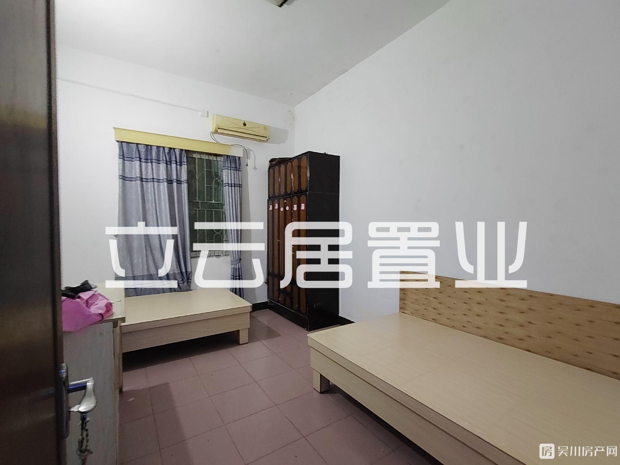 出租沿江路2區(qū)私人屋2室2廳1衛(wèi)110平米700元/月住宅