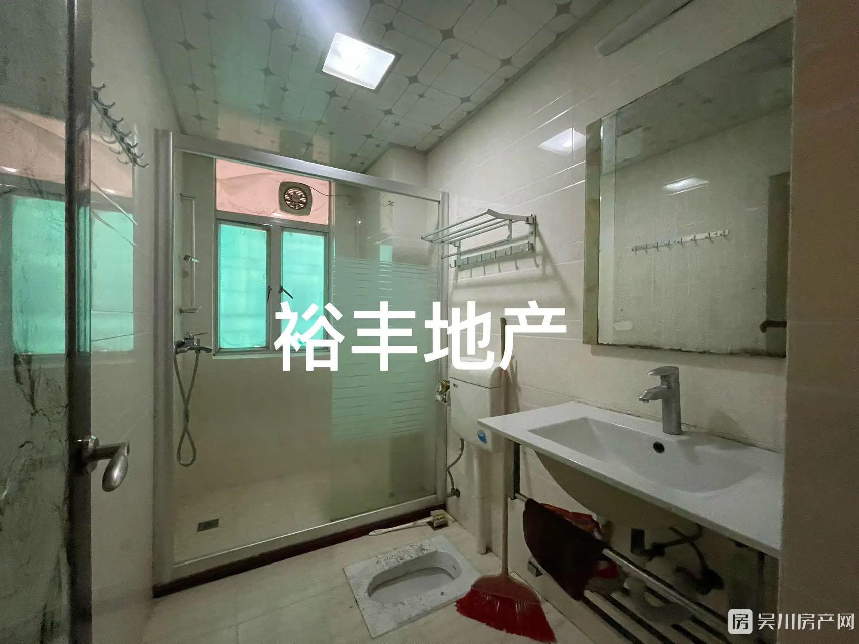 出租天怡居3室2廳2衛(wèi)132平米1200元/月住宅