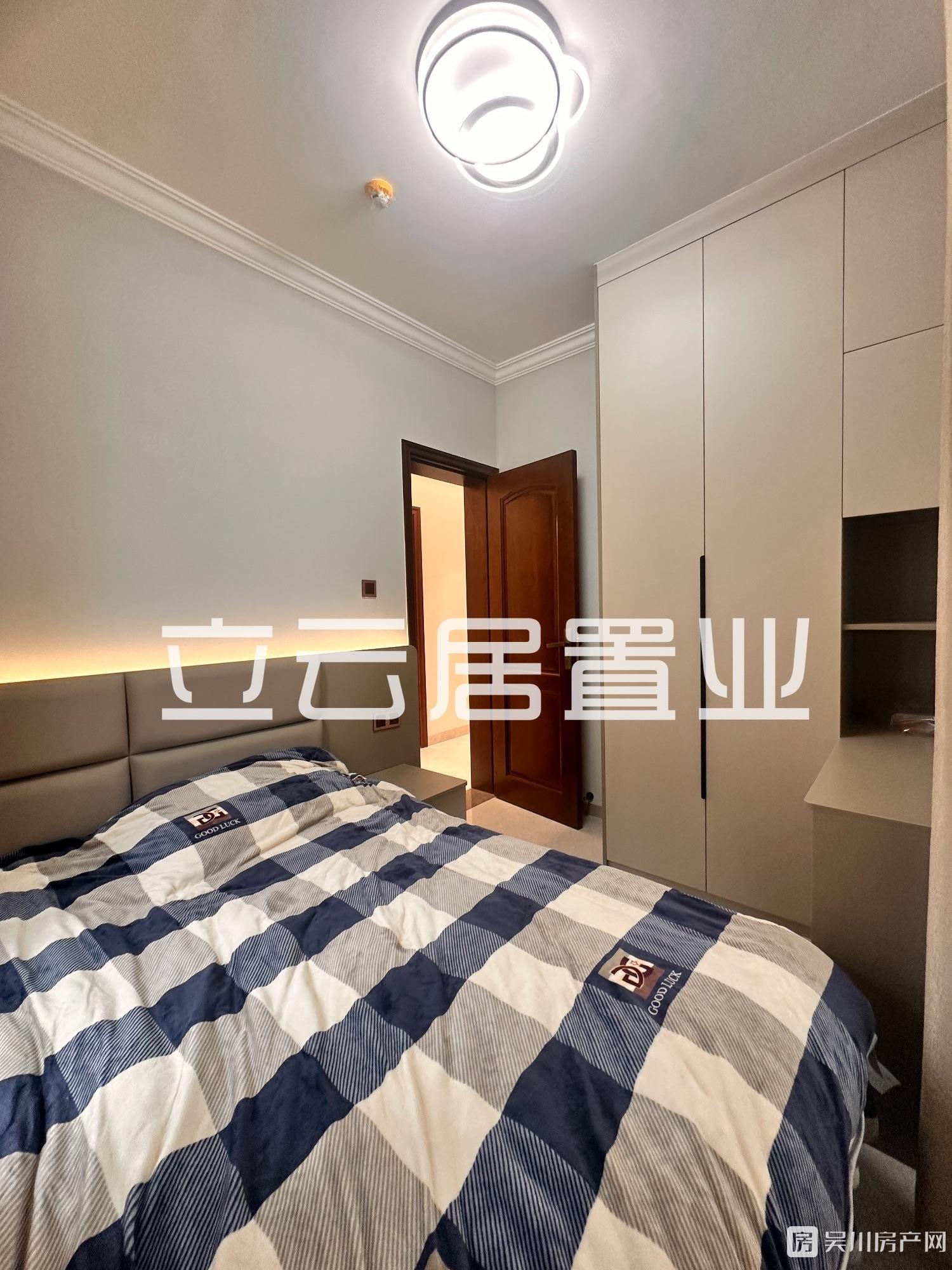出售華和南國銀苑5室2廳2衛(wèi)128平米128萬住宅