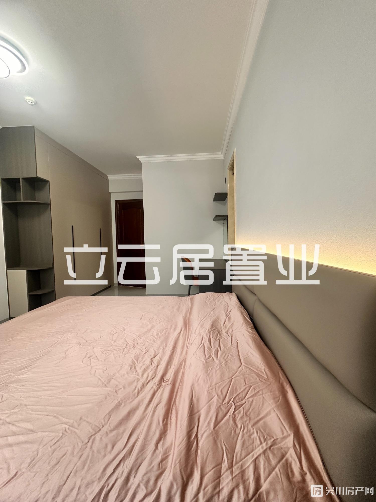 出售華和南國銀苑5室2廳2衛(wèi)128平米128萬住宅