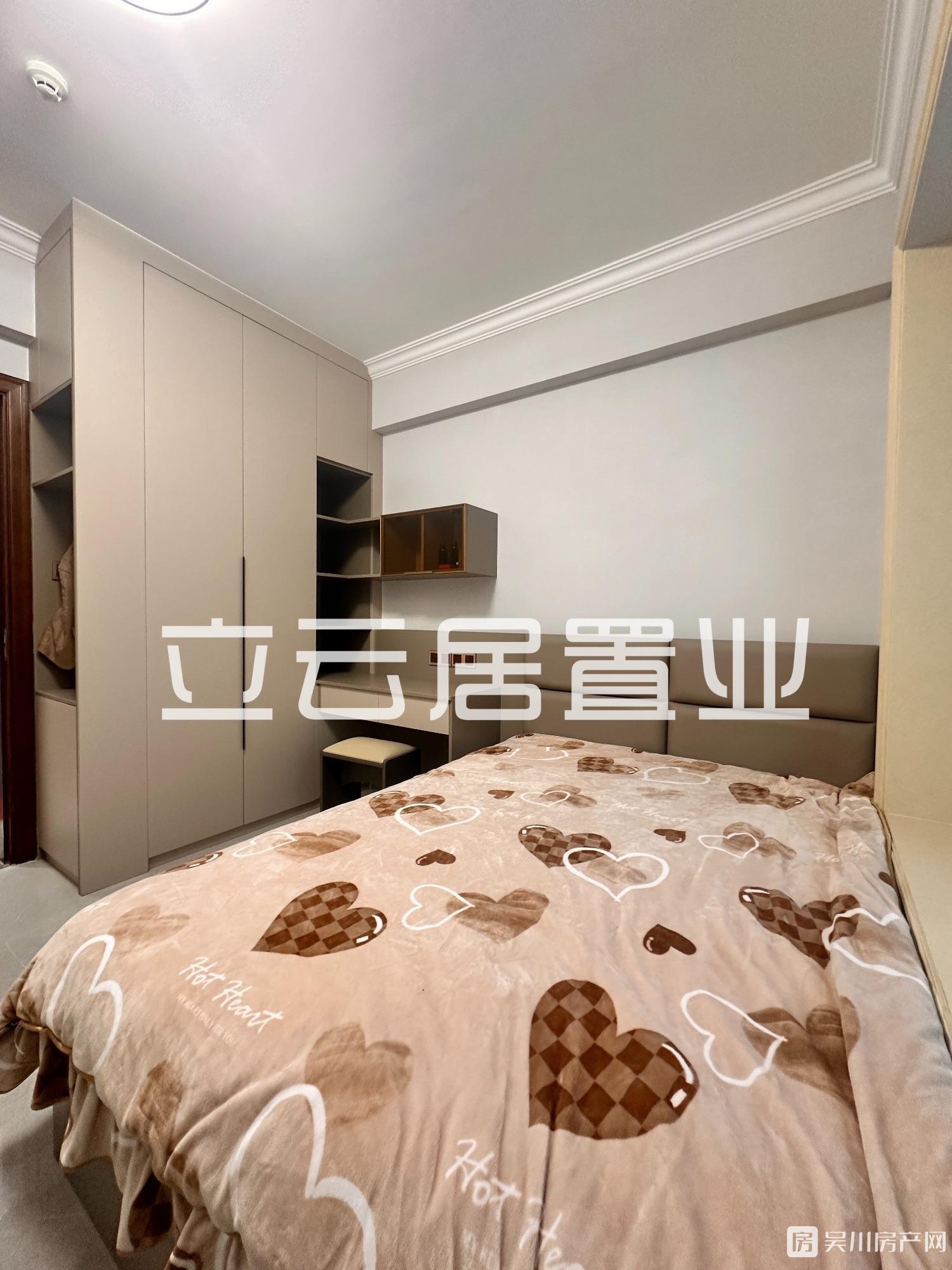 出售華和南國銀苑5室2廳2衛(wèi)128平米128萬住宅