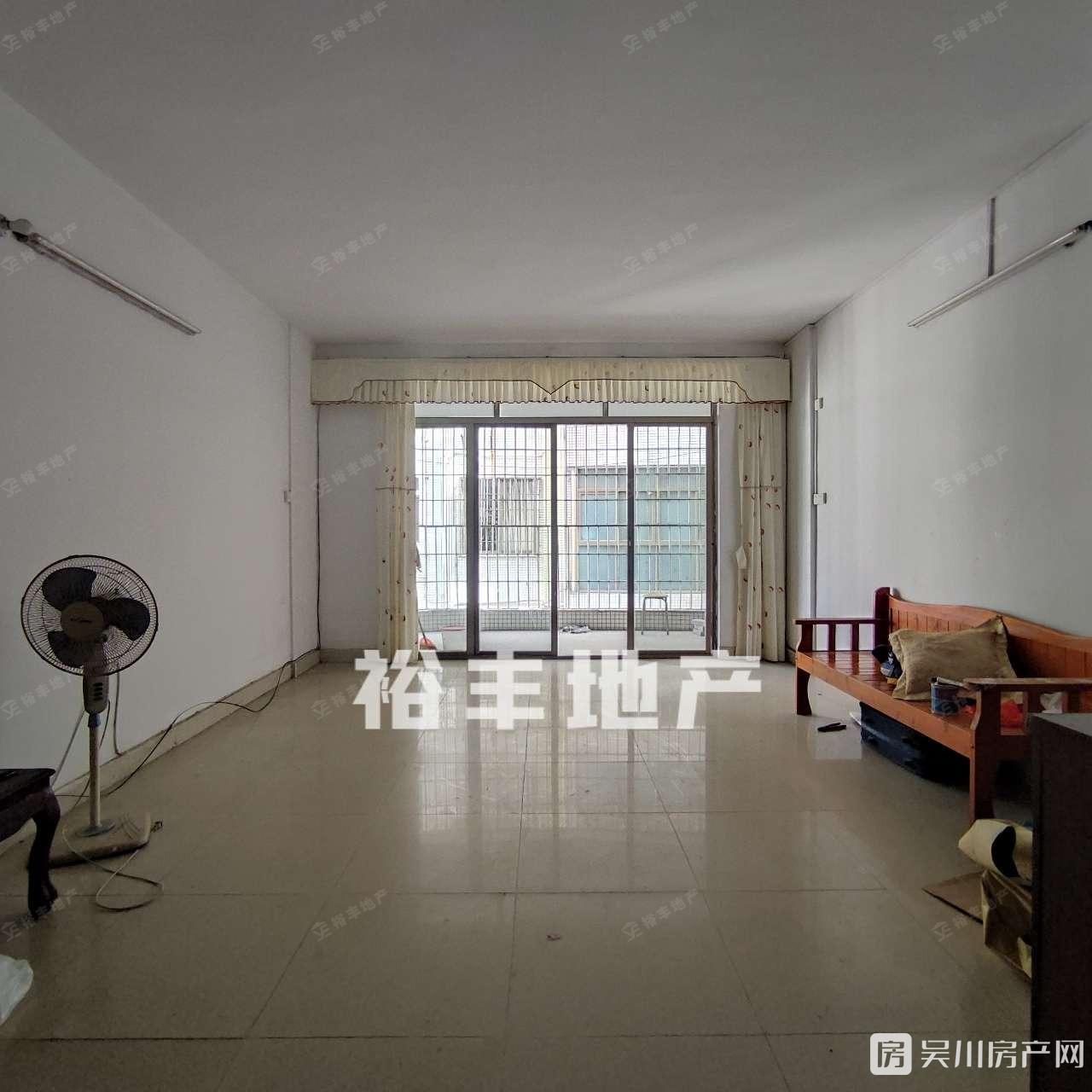 真房實(shí)價(jià)出租陽光花園3室2廳2衛(wèi)120平米850元/月住宅