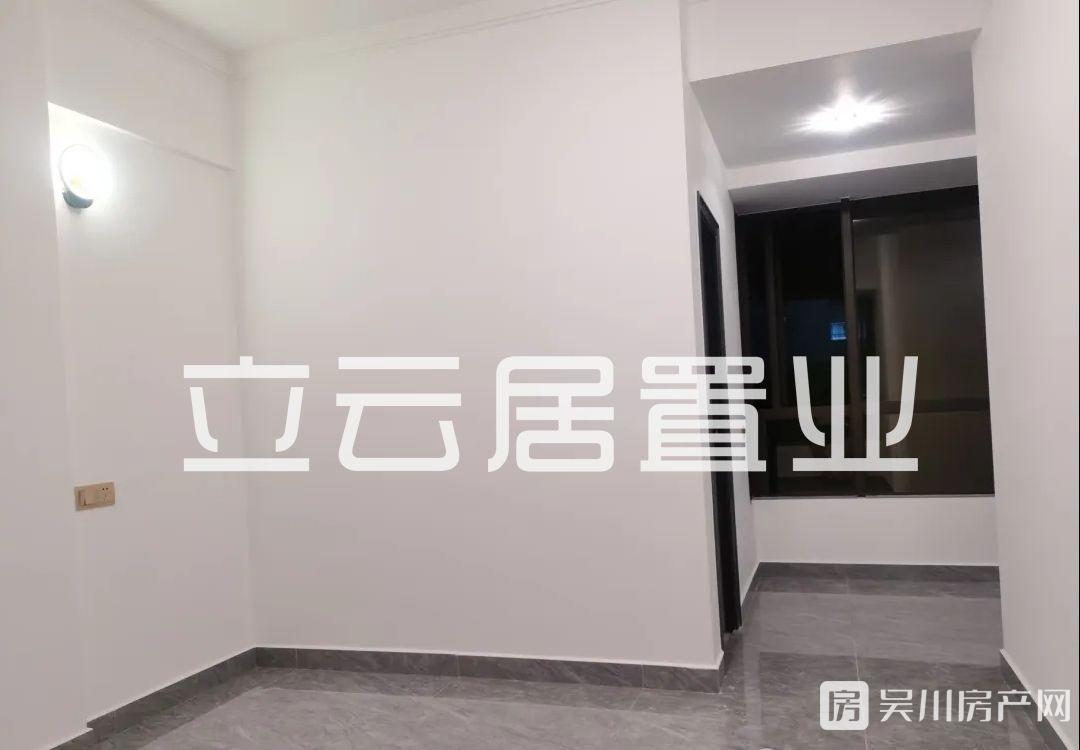 出租海逸半島3室2廳2衛(wèi)111平米1900元/月住宅