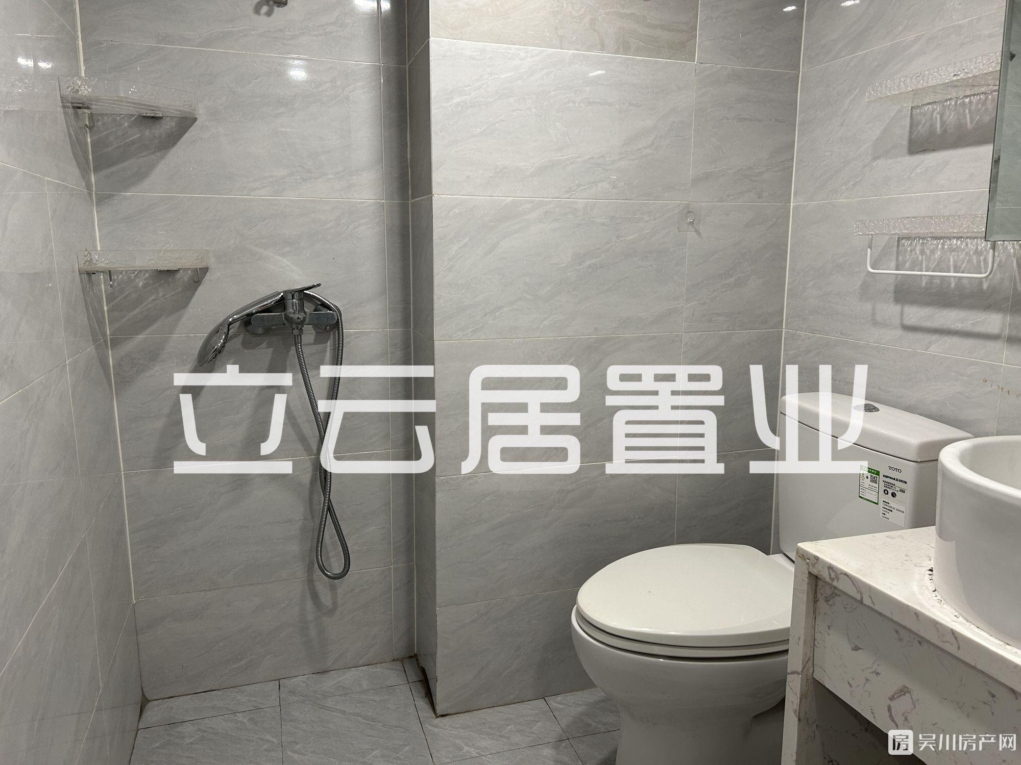 出售壹號(hào)公館2室2廳2衛(wèi)52平米35萬住宅