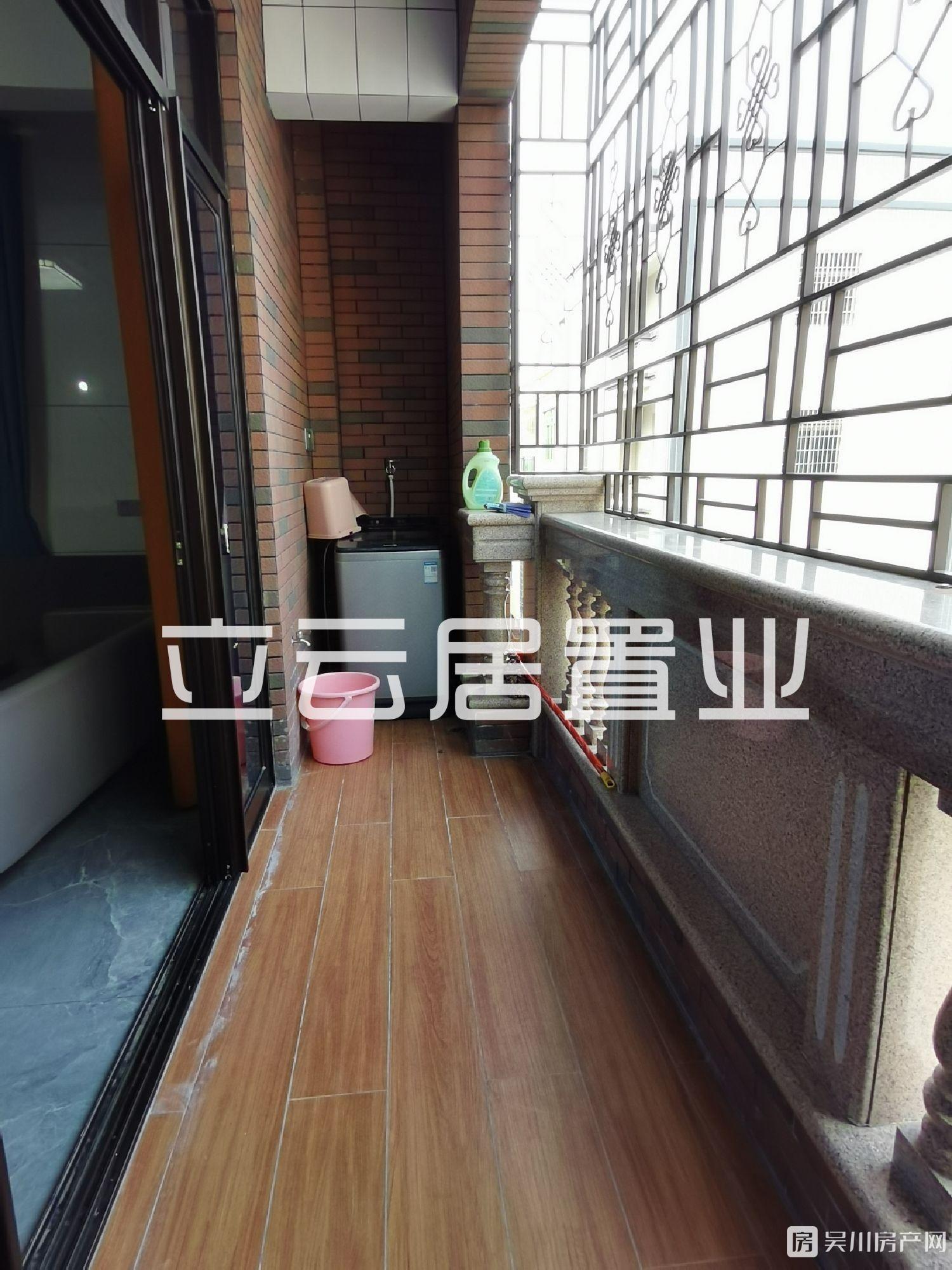 出租沿江路電梯私人屋3室2廳2衛(wèi)100平米1380元/月住宅
