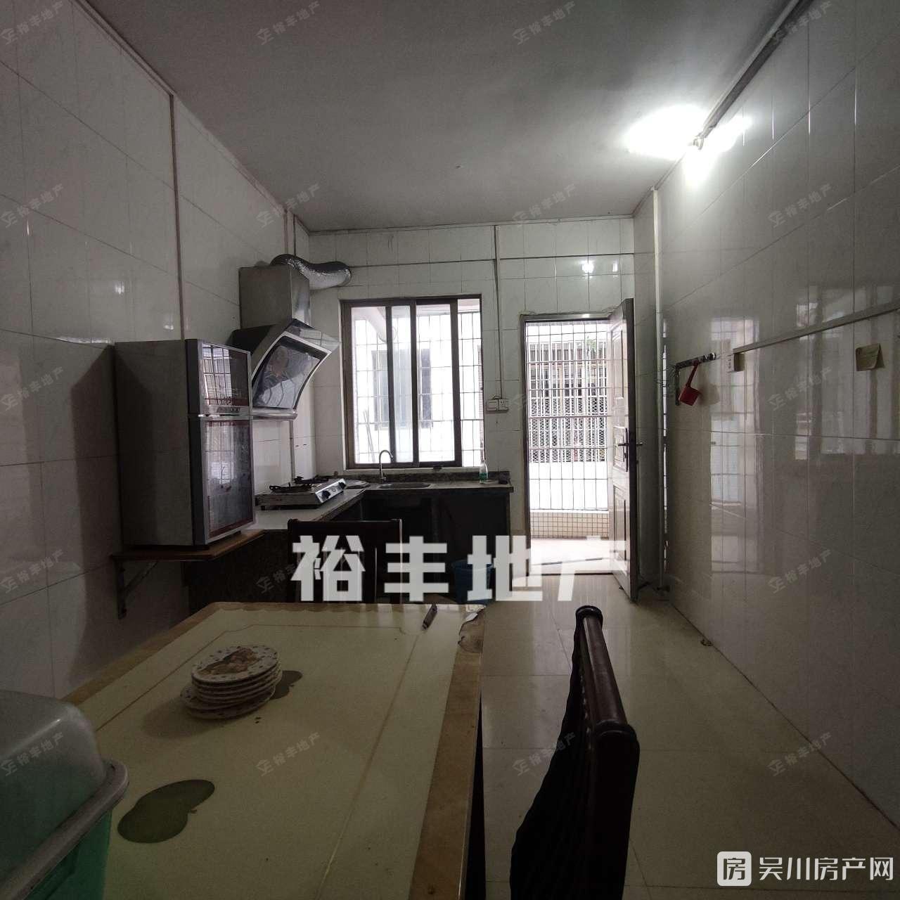 真房實(shí)價(jià)出租陽光花園3室2廳2衛(wèi)120平米850元/月住宅