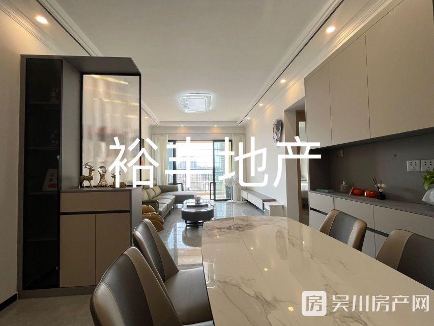 出售時(shí)代廣場(chǎng)2室1廳1衛(wèi)80平米65萬(wàn)住宅