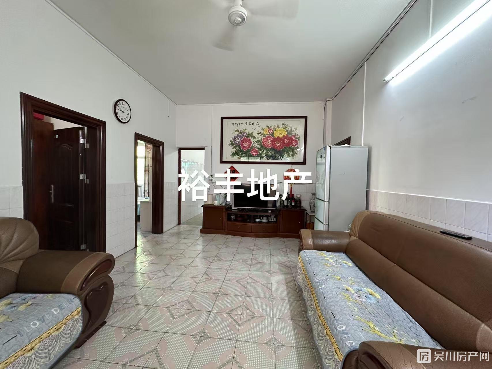 出售梅嶺小學(xué)區(qū)3房，25.8萬住宅