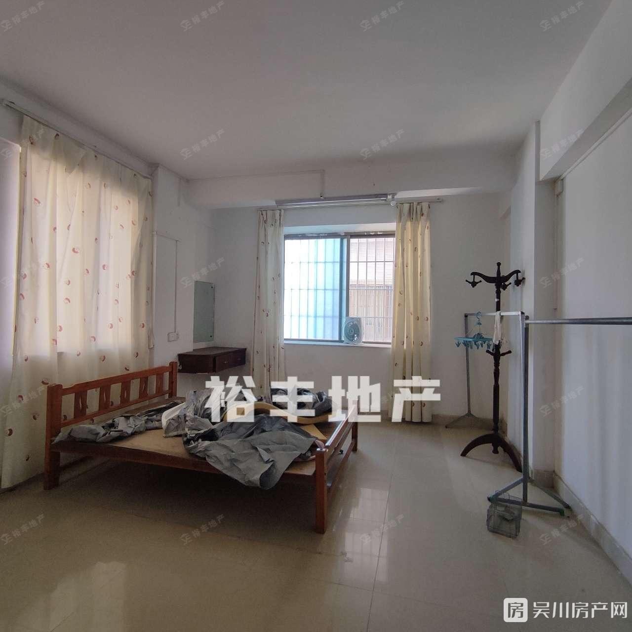 真房實(shí)價(jià)出租陽光花園3室2廳2衛(wèi)120平米850元/月住宅