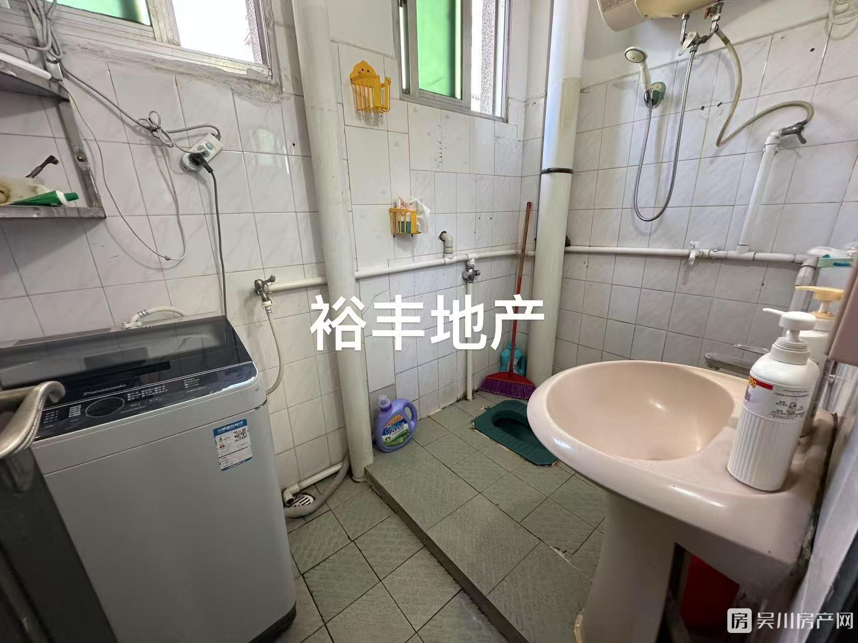 出售梅嶺小學(xué)區(qū)3房，25.8萬住宅