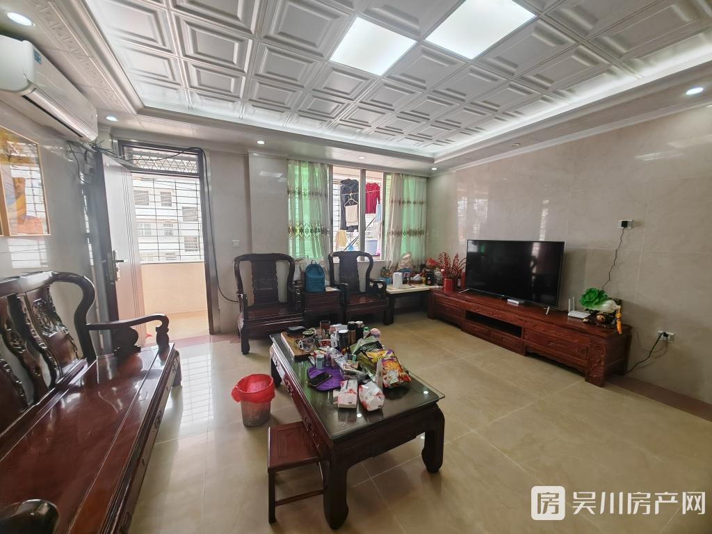 38萬出售新華學(xué)區(qū)步梯中層大3房