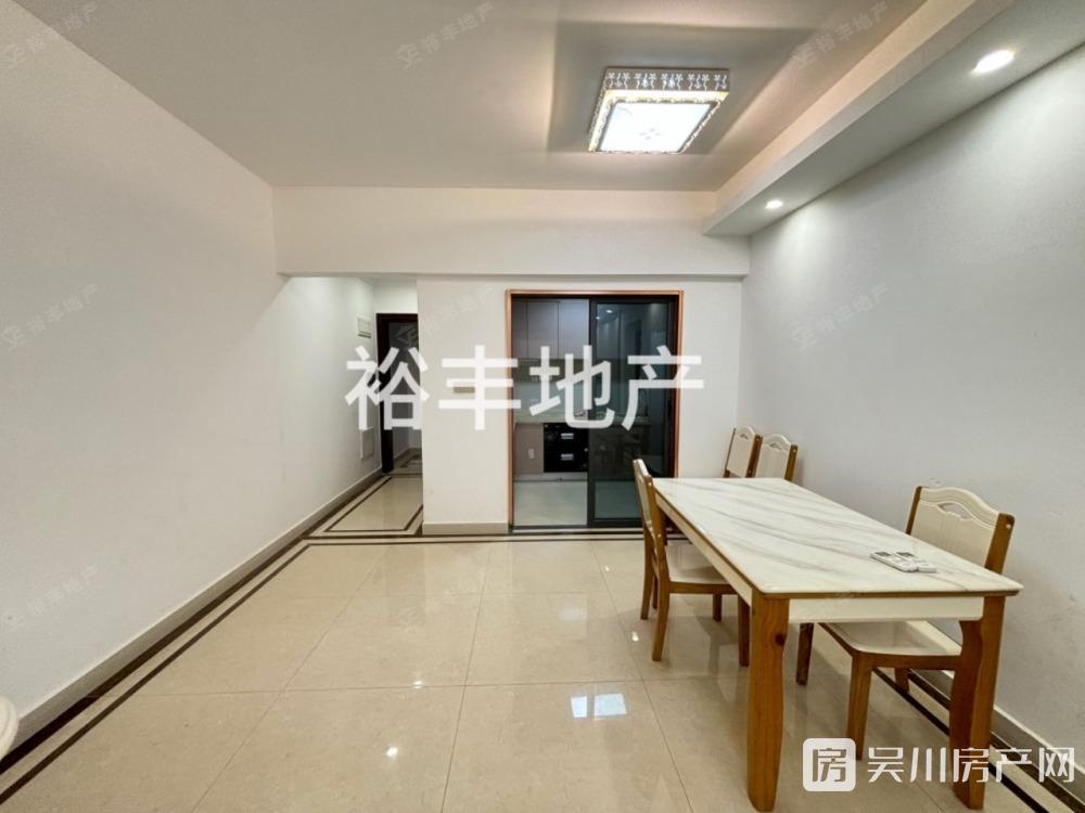 金沙廣場(chǎng) 華府3室2廳2衛(wèi)119平米1800元/月