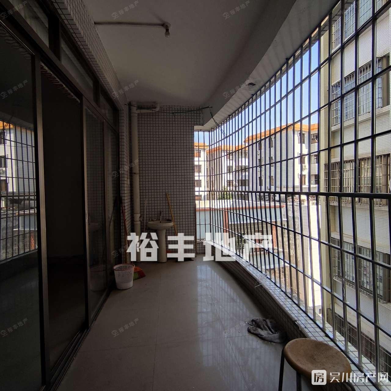 真房實(shí)價(jià)出租陽光花園3室2廳2衛(wèi)120平米850元/月住宅