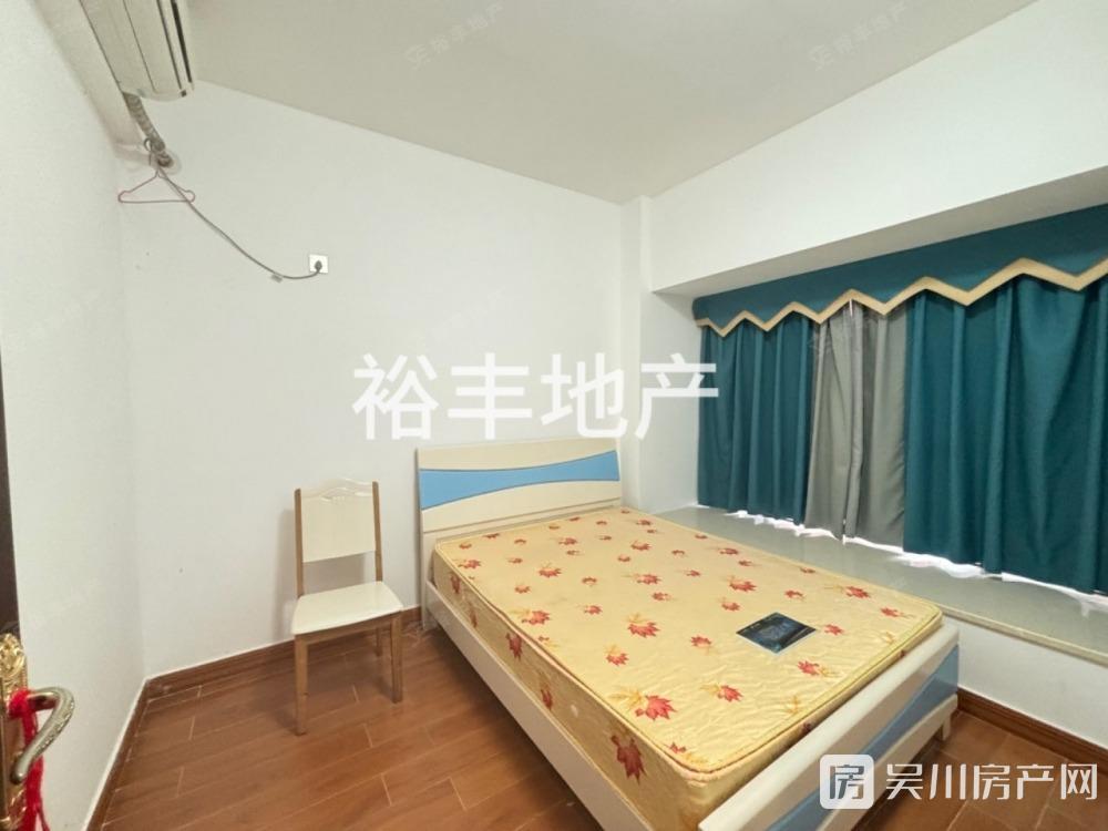 金沙廣場(chǎng) 華府3室2廳2衛(wèi)119平米1800元/月