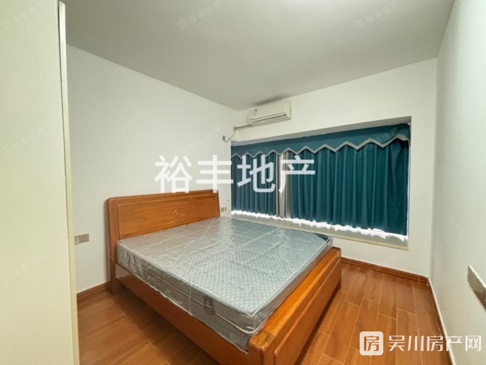 金沙廣場(chǎng) 華府3室2廳2衛(wèi)119平米1800元/月