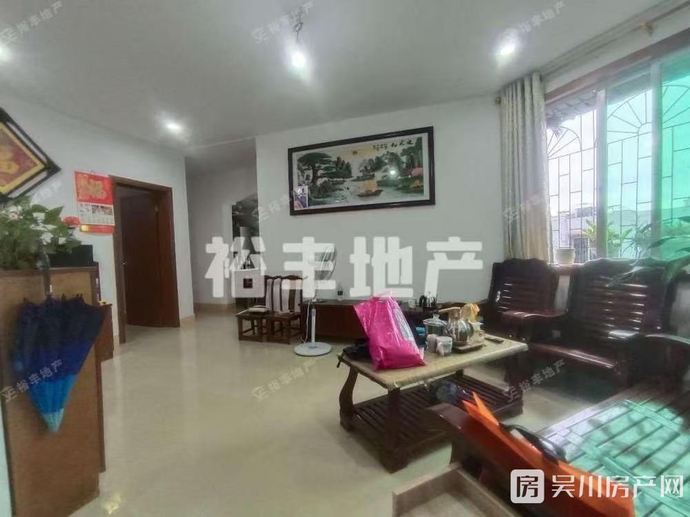 出租梅菉降價(jià)至底出租長壽市場附近3室2廳1衛(wèi)84平米900元/月住宅