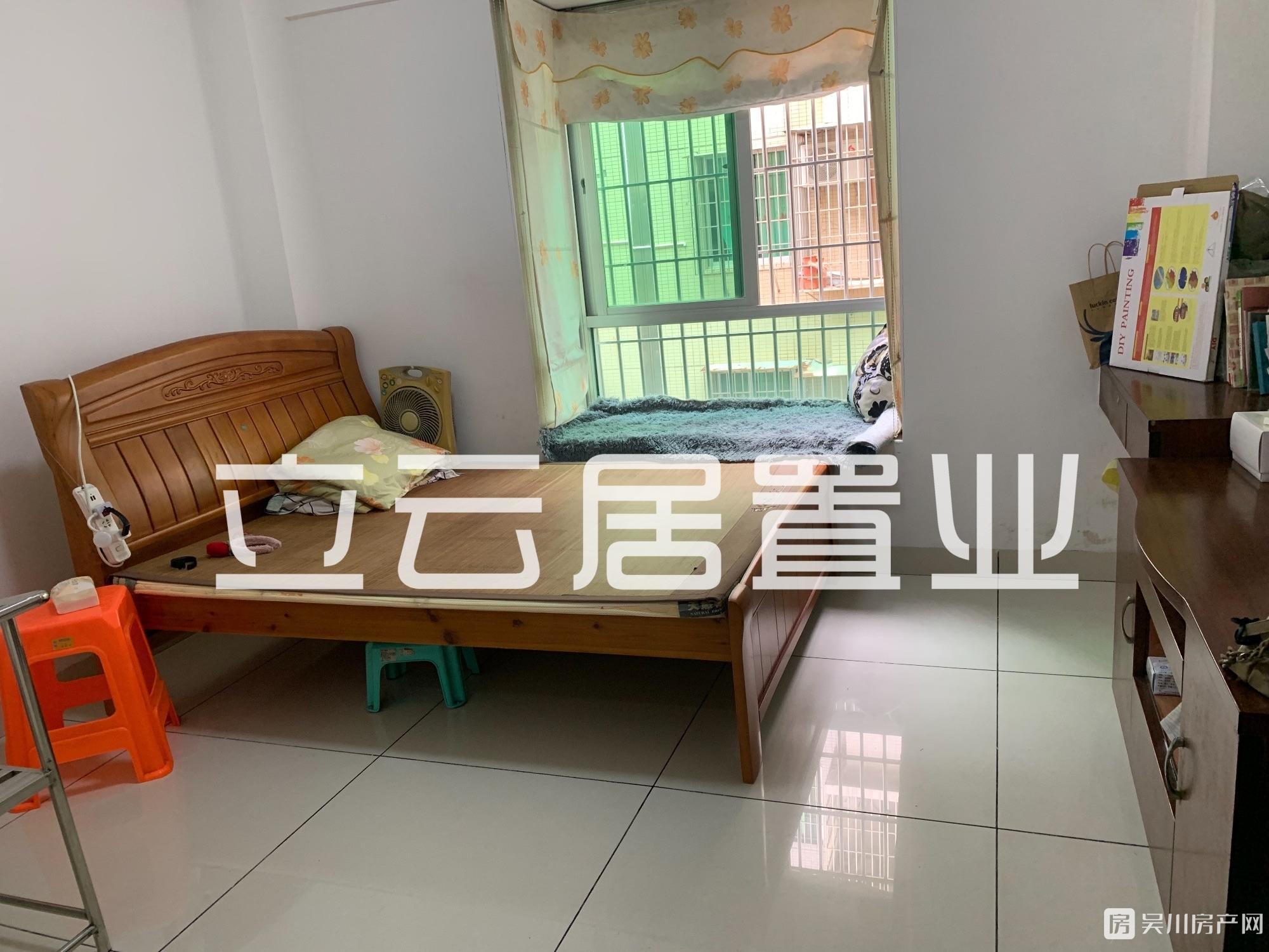 出售锦绣华庭3房，证件齐全，可入读清源小学，海滨中心小学
