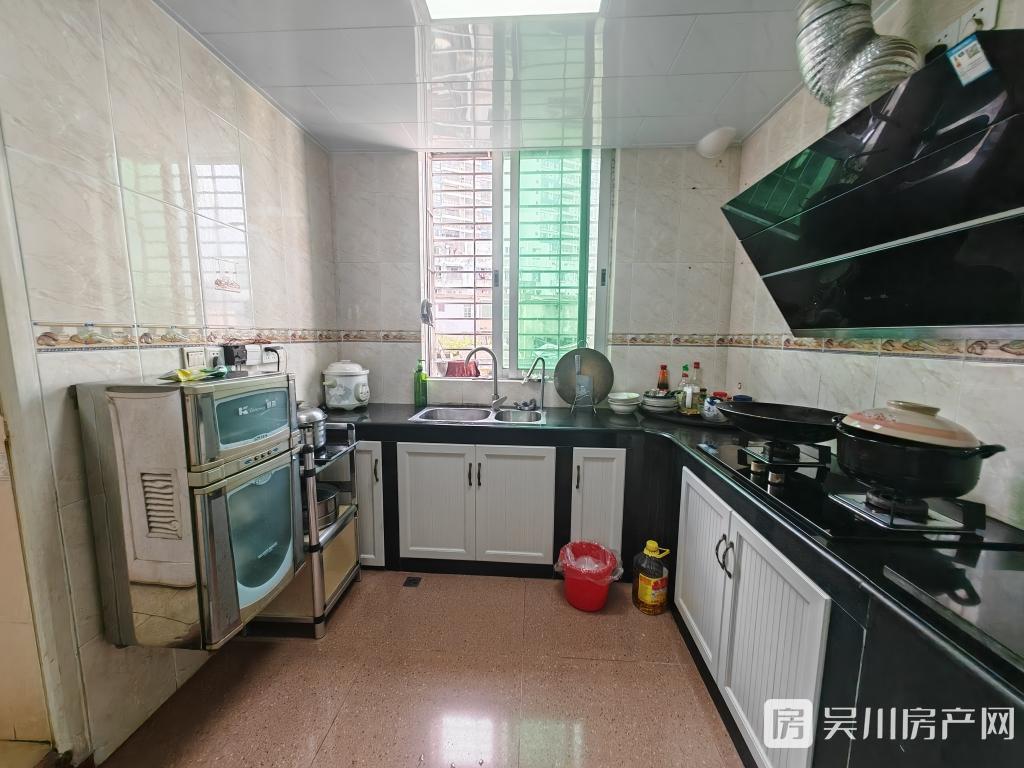 38萬出售新華步梯中層大3房