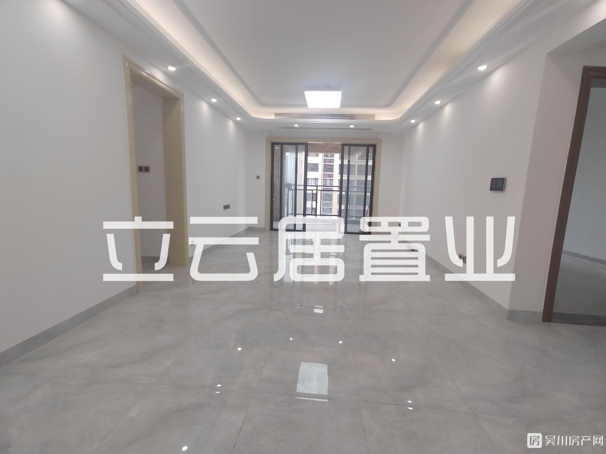 出售華和南國銀苑5室2廳2衛(wèi)115平米125萬住宅