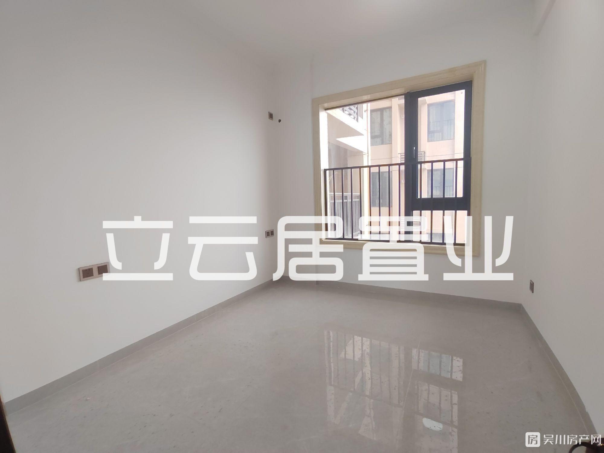 出售華和南國銀苑5室2廳2衛(wèi)115平米125萬住宅