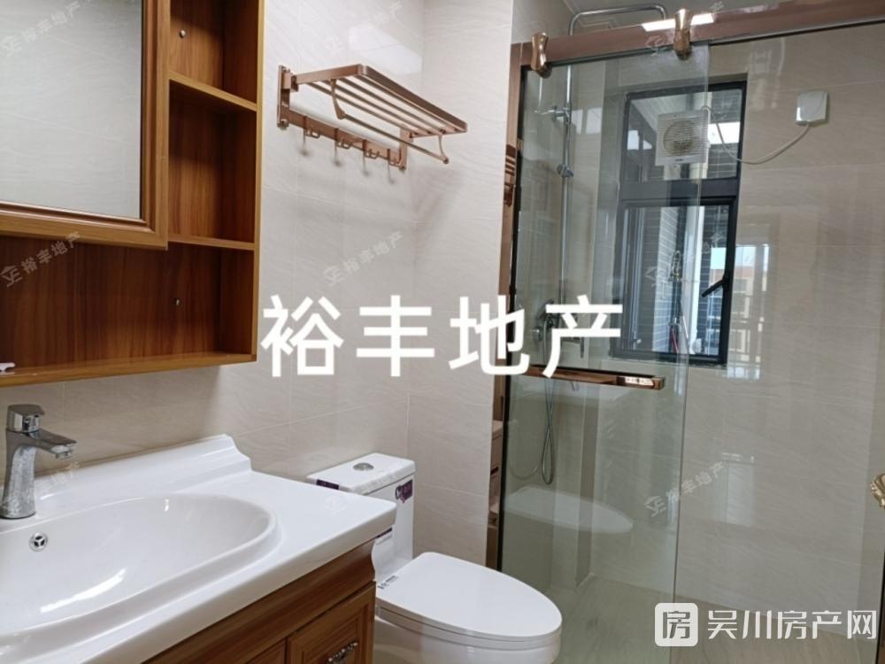 金沙廣場(chǎng) 華府3室2廳2衛(wèi)119平米1800元/月