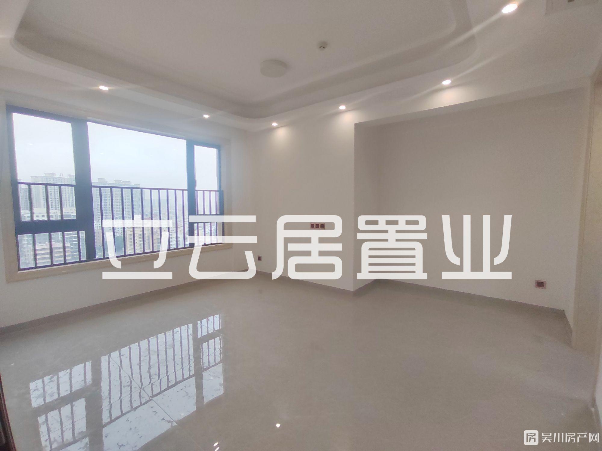 出售華和南國銀苑5室2廳2衛(wèi)115平米125萬住宅