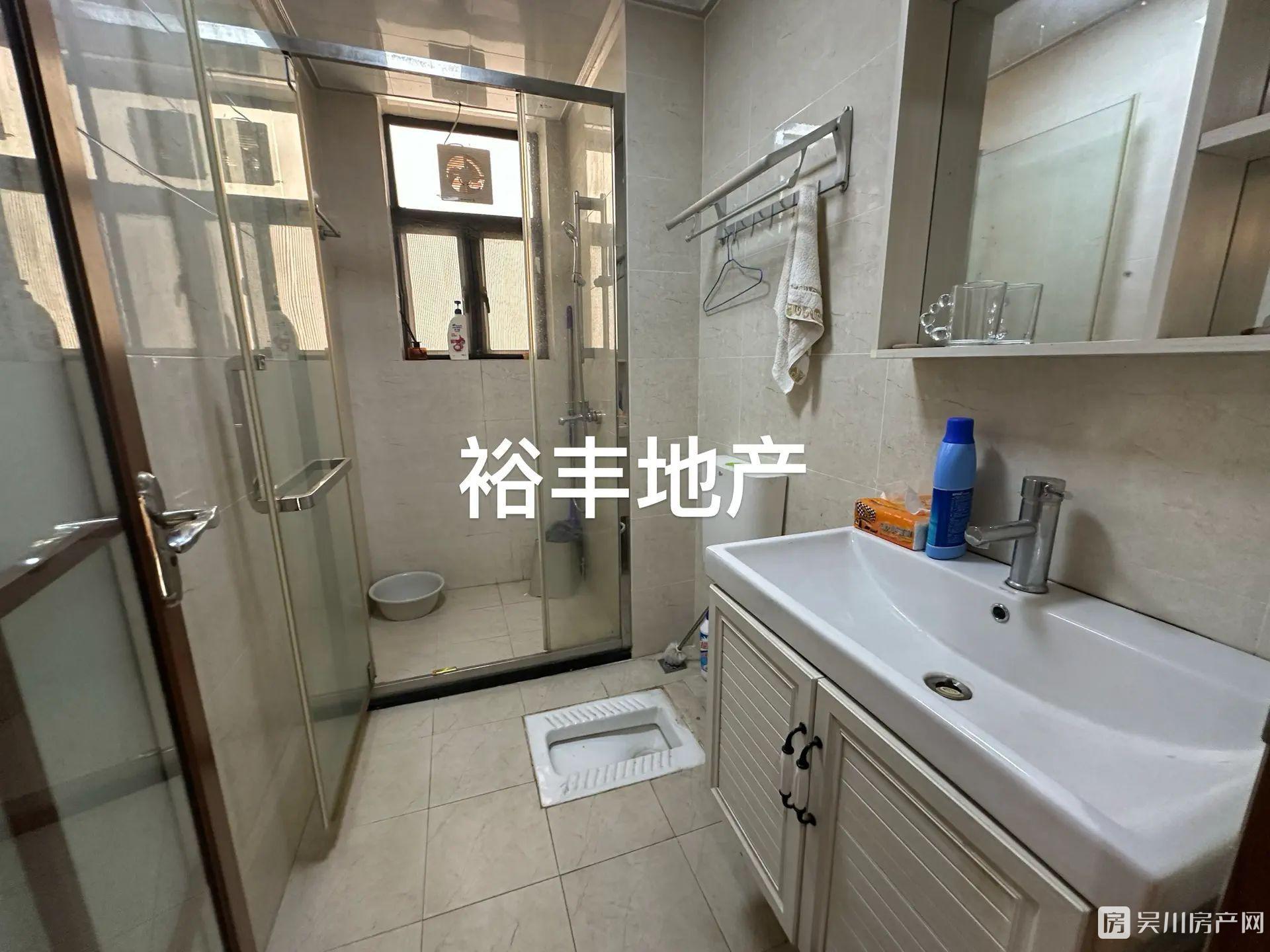出售廣成 中央公館4室2廳2衛(wèi)116平米62萬住宅