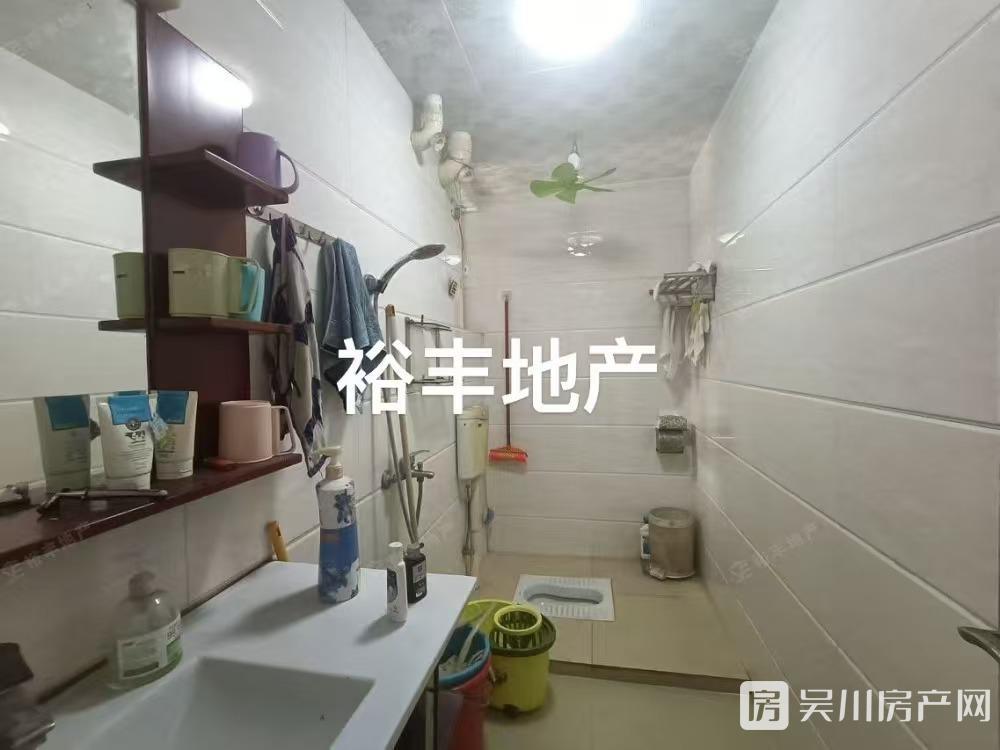 出租同德城3室2廳2衛(wèi)140平米1300元/月住宅