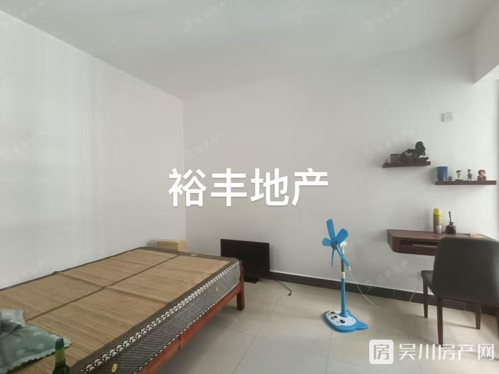 出租同德城3室2廳2衛(wèi)140平米1300元/月住宅