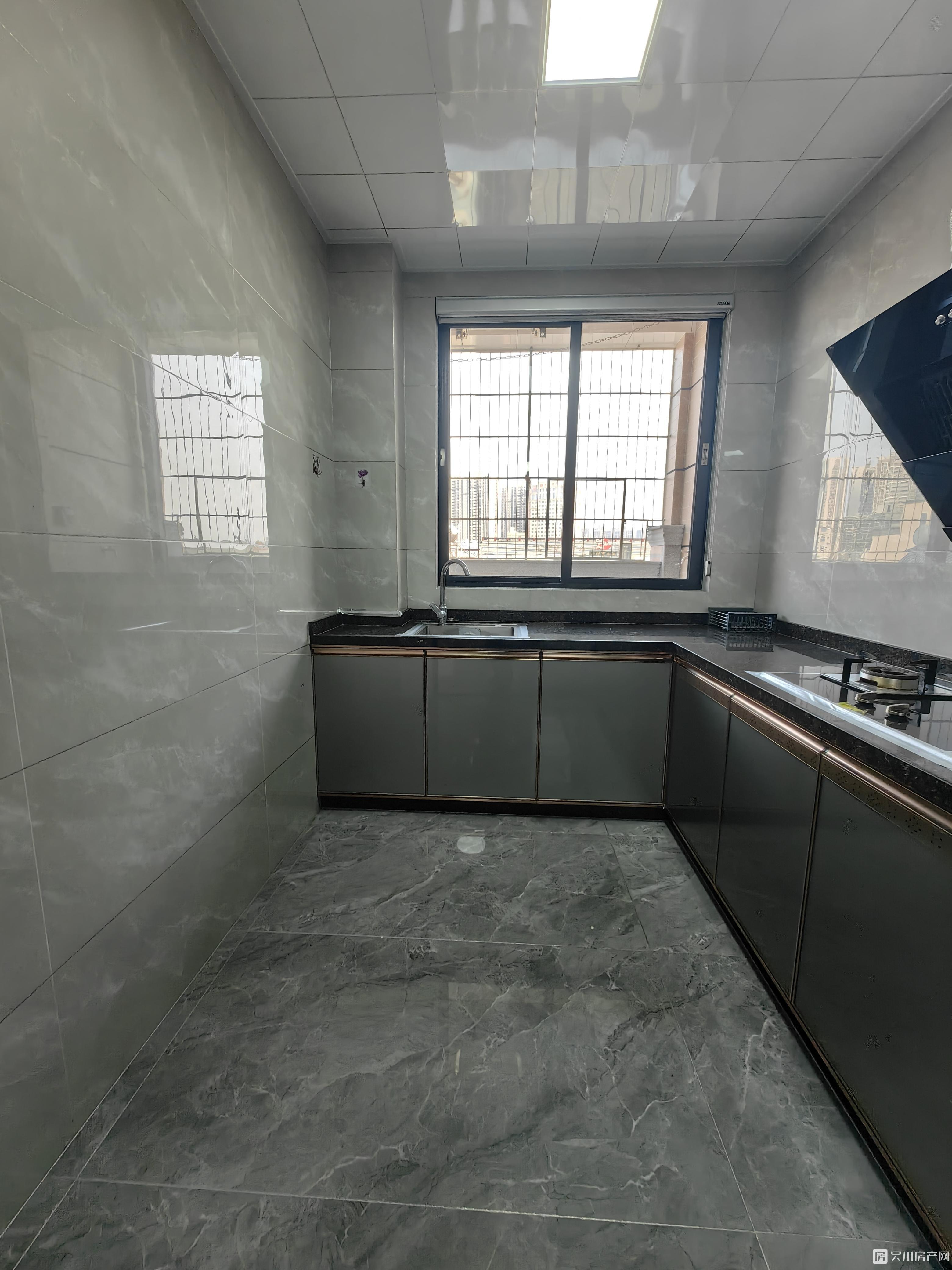 出租其中心市場(chǎng)電梯公寓式全屋定制家具2室1廳1衛(wèi)1陽(yáng)僅租1250元/月住宅