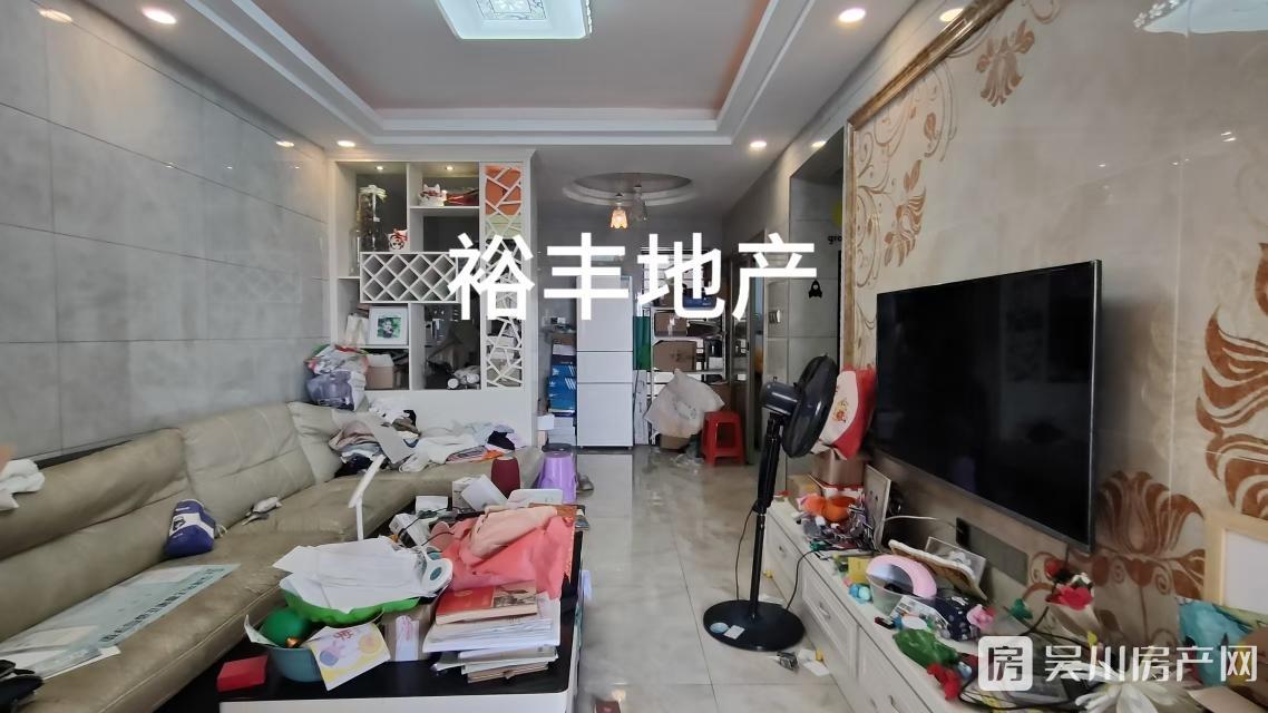 45萬(wàn)出售同德城電梯精裝3房