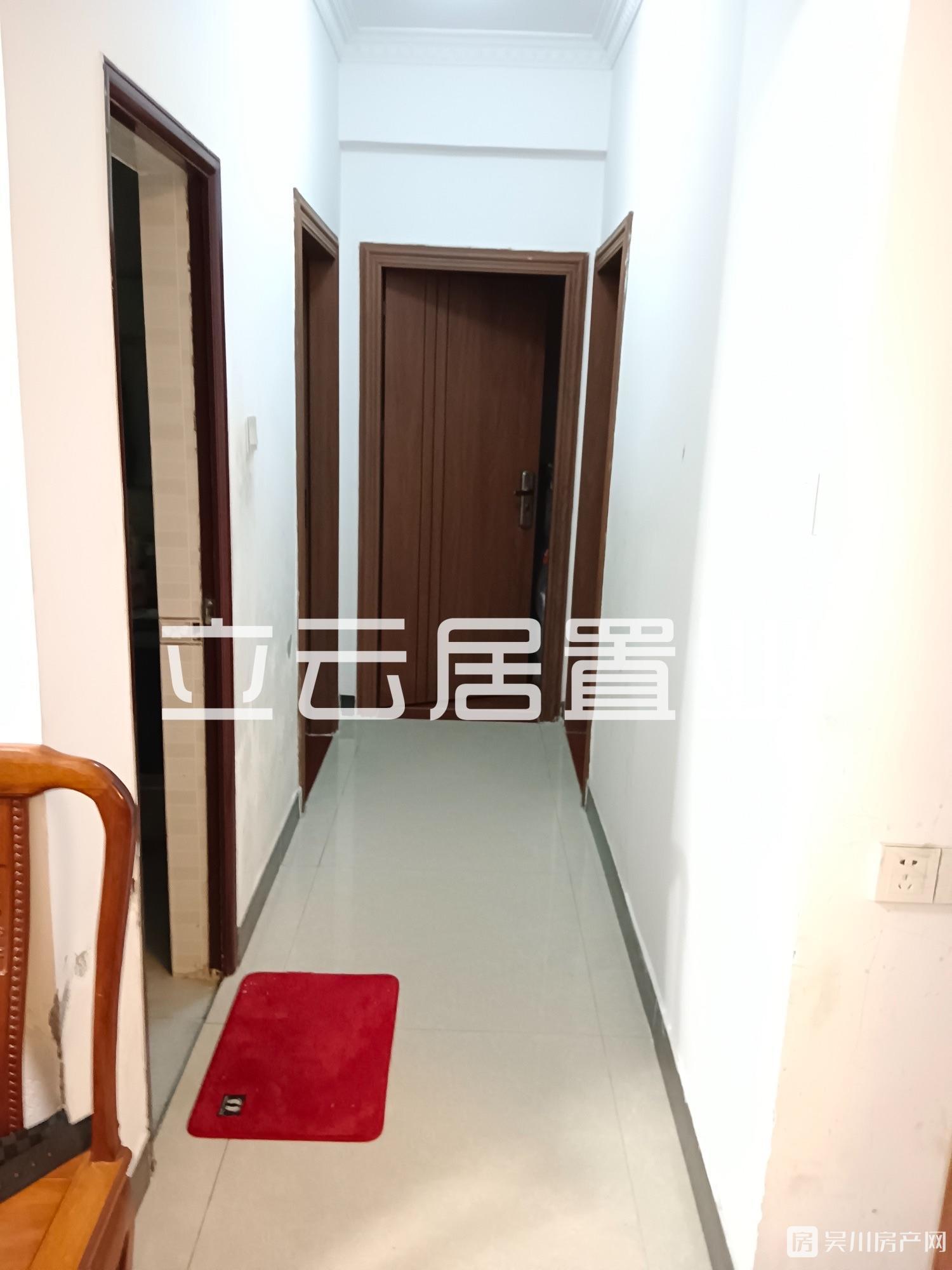 出售華宇鴻基3室2廳2衛(wèi)110平米45萬住宅