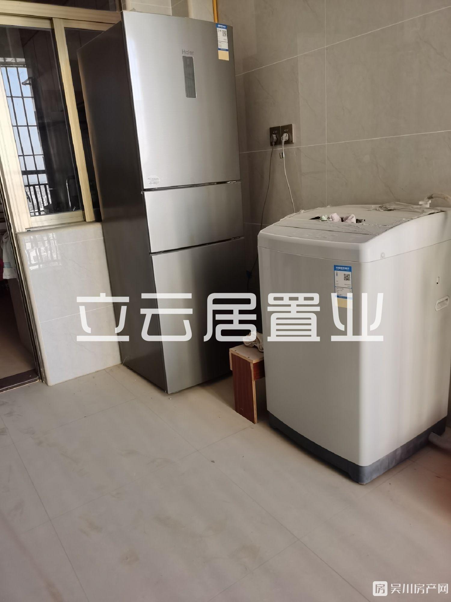 出租碧海園3室2廳2衛(wèi)125.58平米1500元/月住宅