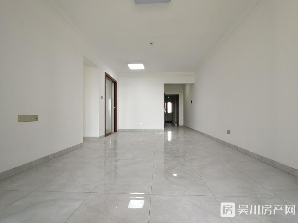 出售華和南國茗苑4室2廳2衛(wèi)109平米83.8萬住宅
