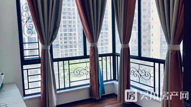 出租同德城3室2廳2衛(wèi)140平米1300元/月住宅
