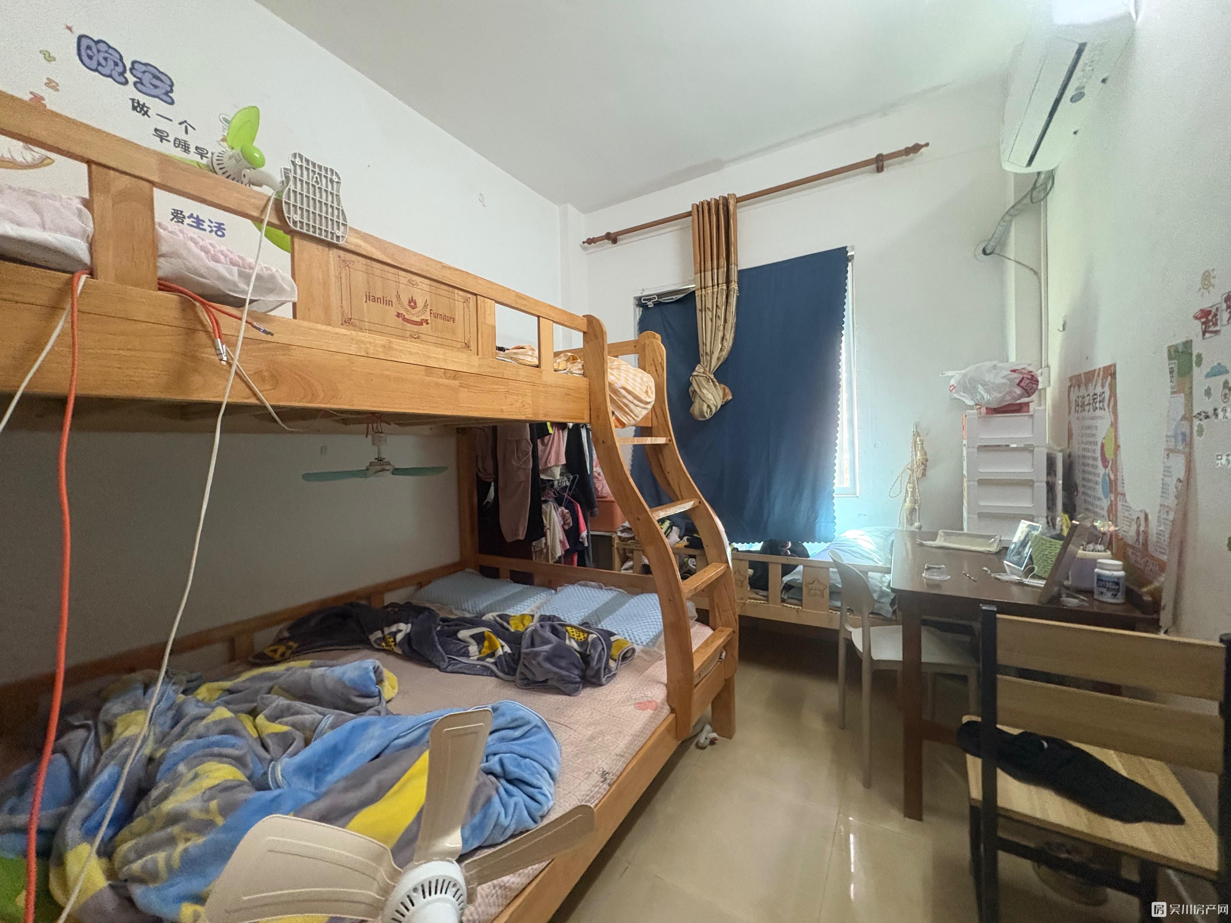 出售電信小區(qū)低層3房，102方33萬(wàn)！讀沿江