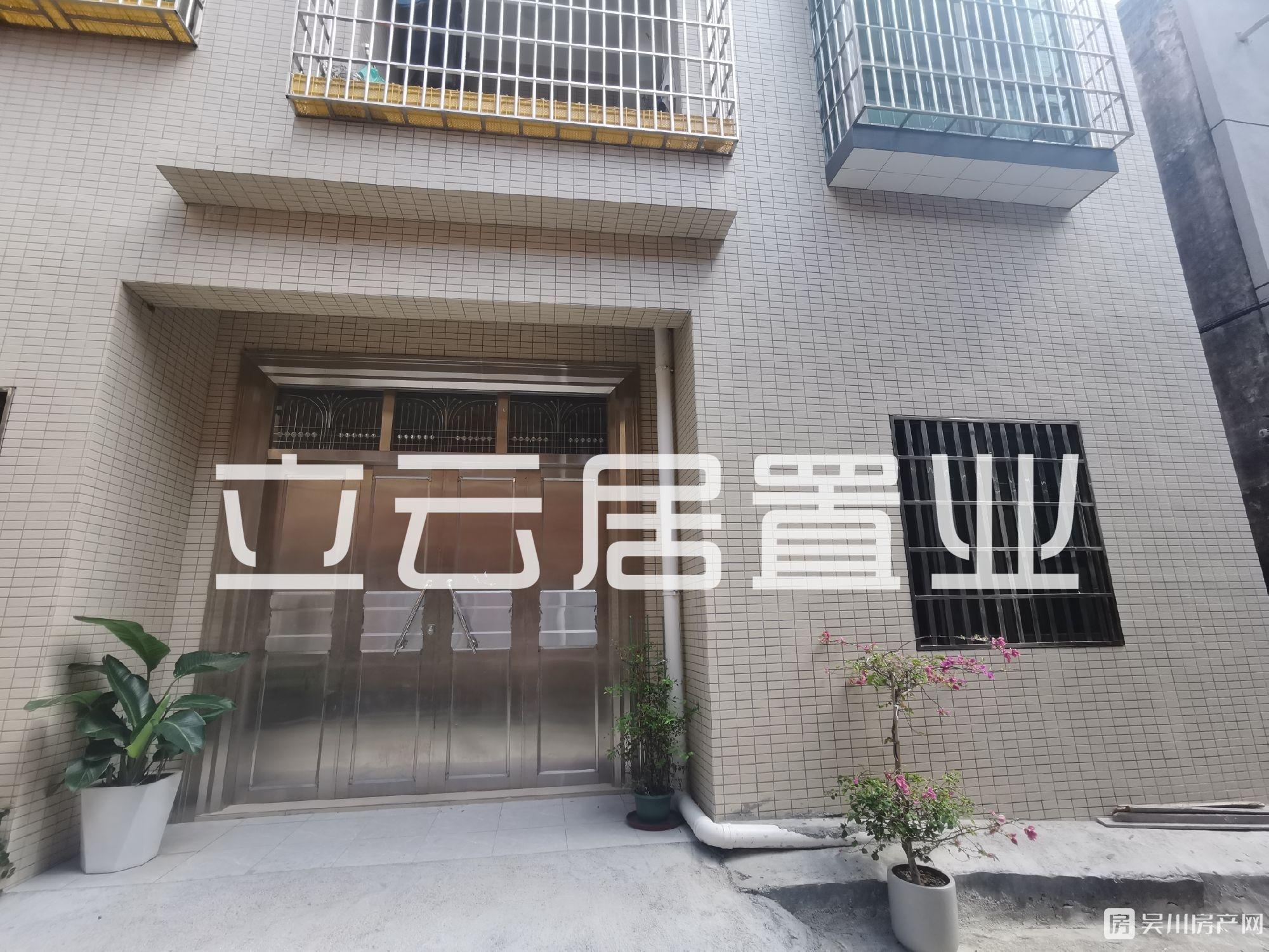 出租城建附近集資房3室2廳1衛(wèi)105平米1500元/月住宅